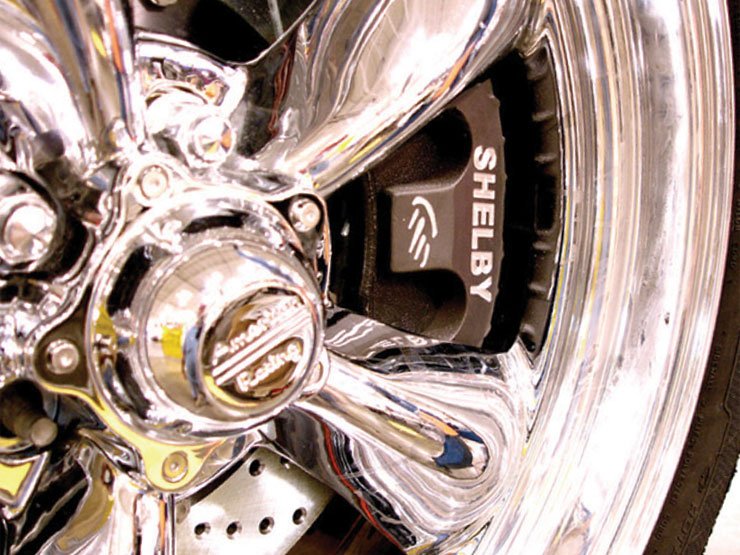 4345_41636_1000x700.jpg | Vezess | Vezess 22 colos Lexani keréktárcsákon feszítenek az abroncsok