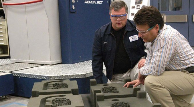 Motorblokk homokvárból