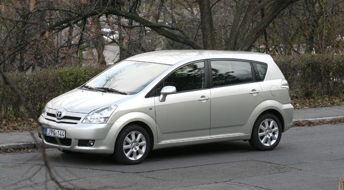 Teszt: Toyota Corolla Verso D-4D 19