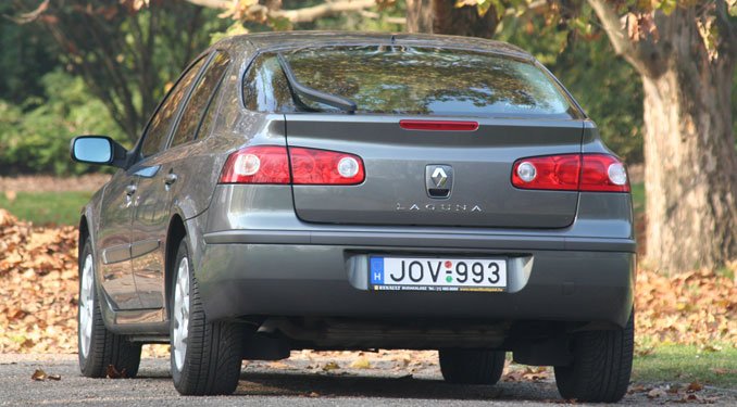 Teszt: Renault Laguna 1.6 17