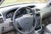 Teszt: Renault Laguna 1.6 46