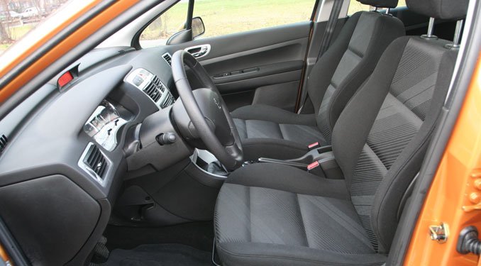 Teszt: Peugeot 307 1.6 HDi 14