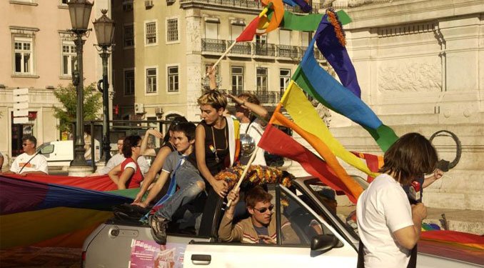 Az Amerikai Család Szövetség szerint az autógyár túl fontosnak tartja a melegeket