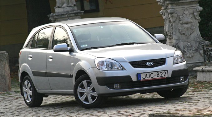 Teszt: Kia Rio 1.4 EX Safety aut. 25