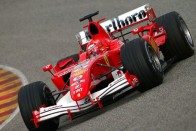 Schumacher, Massa és Rossi együtt tesztel Valenciában