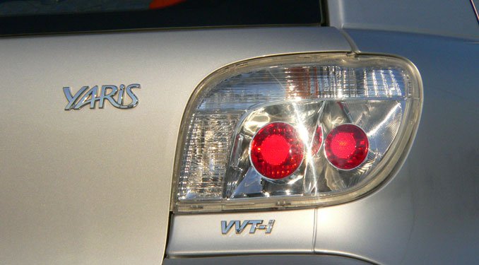Jól néz ki a Lexus optikás lámpa