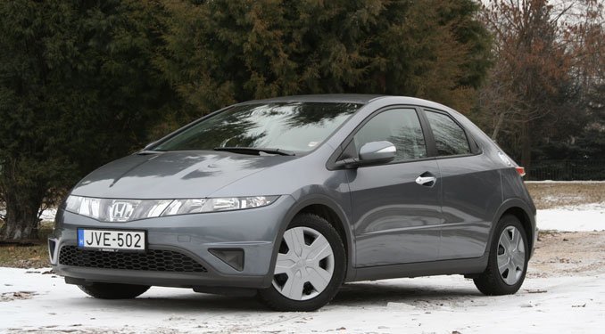 Teszt: Honda Civic 1.8 Comfort 10