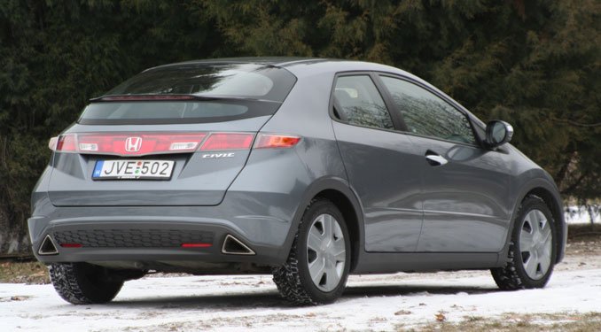 Teszt: Honda Civic 1.8 Comfort 15