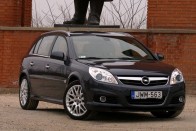 Teszt: Opel Signum 3.0 CDTI 46