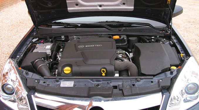 Teszt: Opel Signum 3.0 CDTI 32