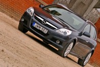 Teszt: Opel Signum 3.0 CDTI 71