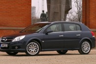 Teszt: Opel Signum 3.0 CDTI 74