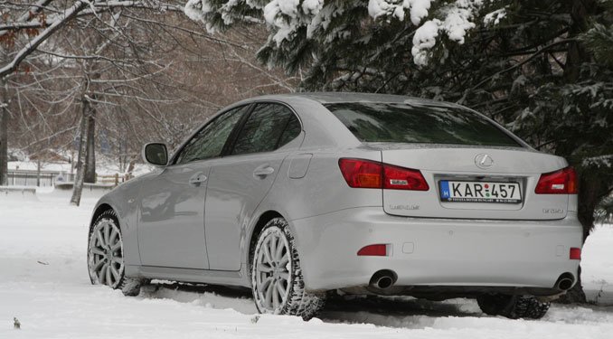 Vezetni majdnem olyan, mint egy hármas BMW-t