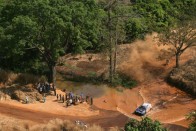 Szörnyű tragédia a Dakaron 35