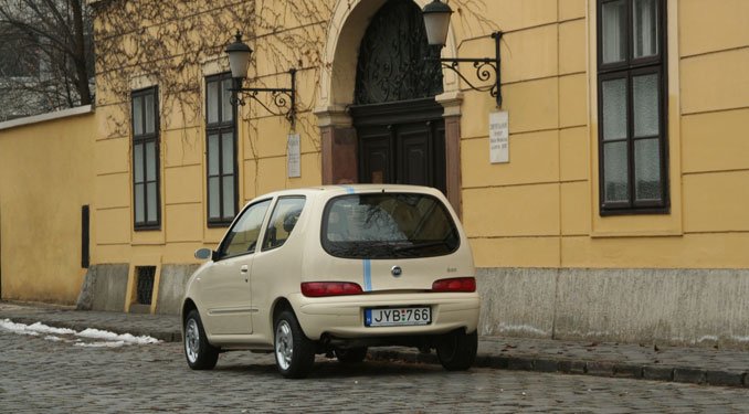 Teszt: Fiat 600 1.1 50. Jubileum