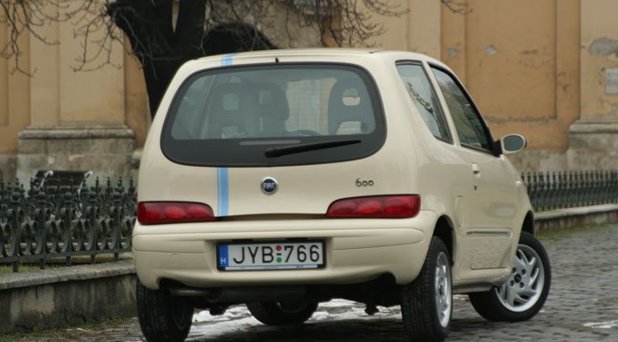Teszt: Fiat 600 1.1 50. Jubileum 14