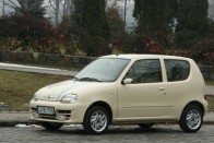 Teszt: Fiat 600 1.1 50. Jubileum 48