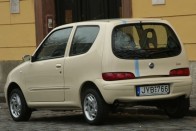 Teszt: Fiat 600 1.1 50. Jubileum 57