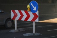 Anyázzunk igazságosan! 12 Amíg ilyenek az utak, csak a lassítás segít