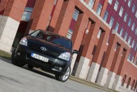 Teszt: Toyota Corolla Verso 2.2 D-4D  D-CAT