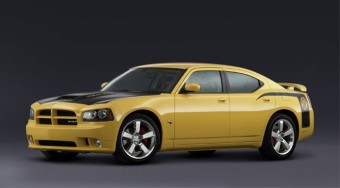 Tovább száguld a méhecske