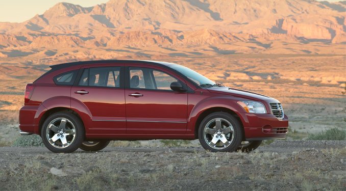 Világhódító Dodge Európában 4 Három benzines és egy dízelmotor kerül a Caliberbe