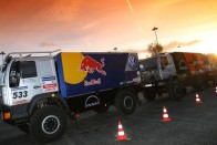 Versenykamionok – a pilóták gyors segítői 11 A kamionoknak is gyorsnak kell lenniük, hogy minél előbb beérjék a lerobbant versenyautót
