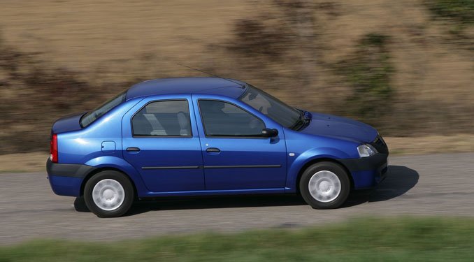Márciustól olcsóbb dízel 4 2,4 és 2,7 millió forint közé saccoljuk a Logan dCi alapárát