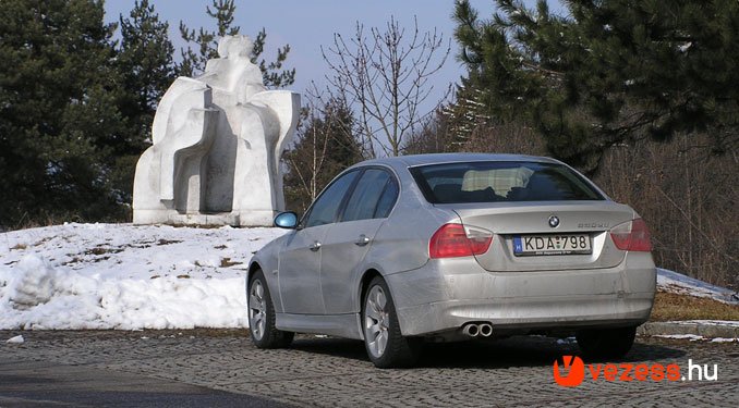 Százon 8,24 liter semmi a 330xd erejéhez képest