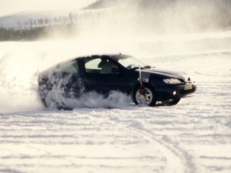A gyárilag felszerelt nyári guminál ne vegyünk szélesebb téli abroncsot