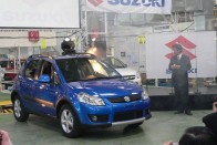 Utat ígért a miniszter a Suzuki bemutatón 52