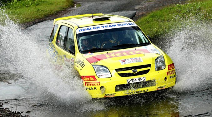 2007-től szállhatnak versenybe a nagy Suzukik. A képen egy Ignis