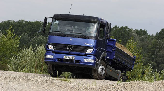 Kevesebbet fogyasztanak a környezetkímélő Mercedesek