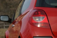 Teszt: Renault Clio 1.6 40