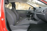 Teszt: Renault Clio 1.6 44