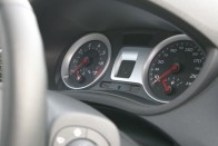 Teszt: Renault Clio 1.6 46