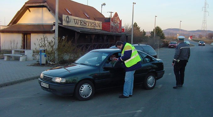 Továbbra is lesz személyes ellenőrzés is