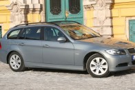 Teszt: BMW 325i Touring 42