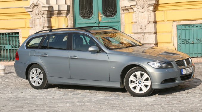 Teszt: BMW 325i Touring 7