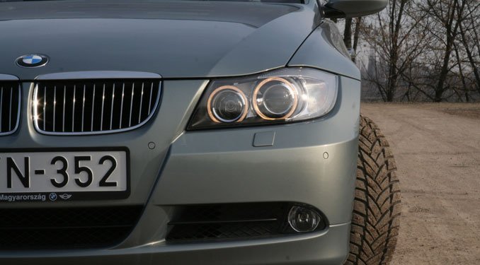 Teszt: BMW 325i Touring 24