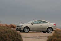 Vezettük: Opel Astra TwinTop 99