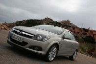 Vezettük: Opel Astra TwinTop 104