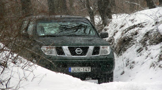 Teszt: Nissan Navara 2.5D 23