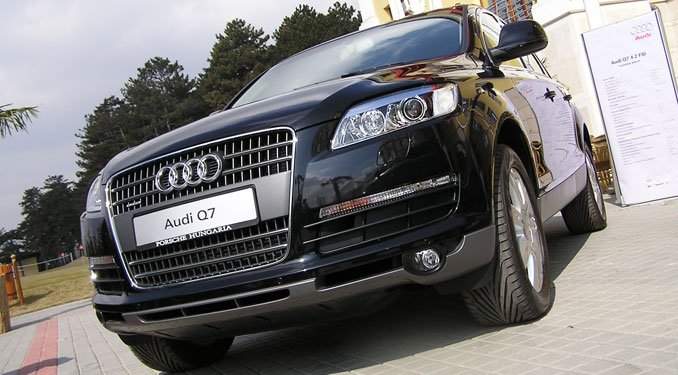 Audi Q7: a nagyság kedvéért 8