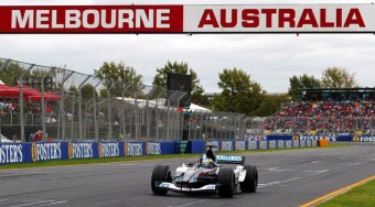 Baumgartner újra F1-es autót vezetett!