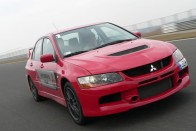 Vezettük: Mitsubishi Lancer EVO IX