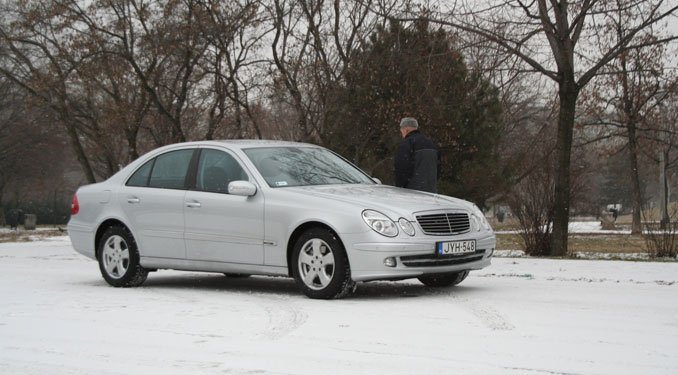 Teszt: Mercedes-Benz E280 CDI 4MATIC 12