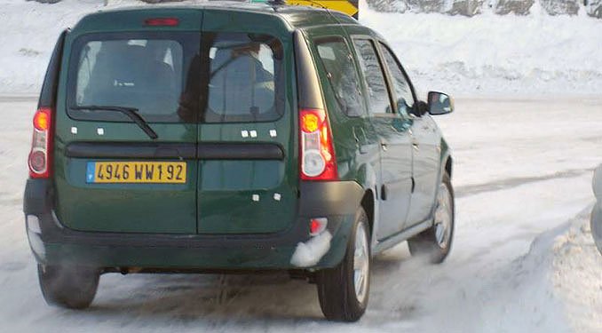 Jön a hétszemélyes Dacia kombi