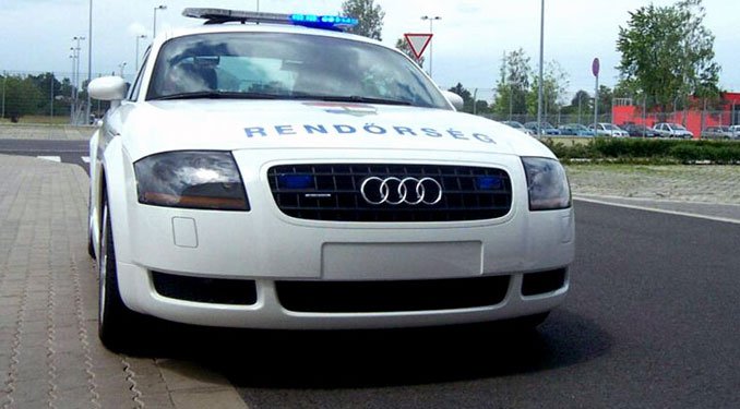 Itthon egy fut a 225 lóerős Audi TT-ből