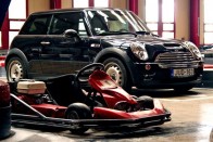 Az önzáró difivel úgy fordul a JCW MINI, akár egy gokart